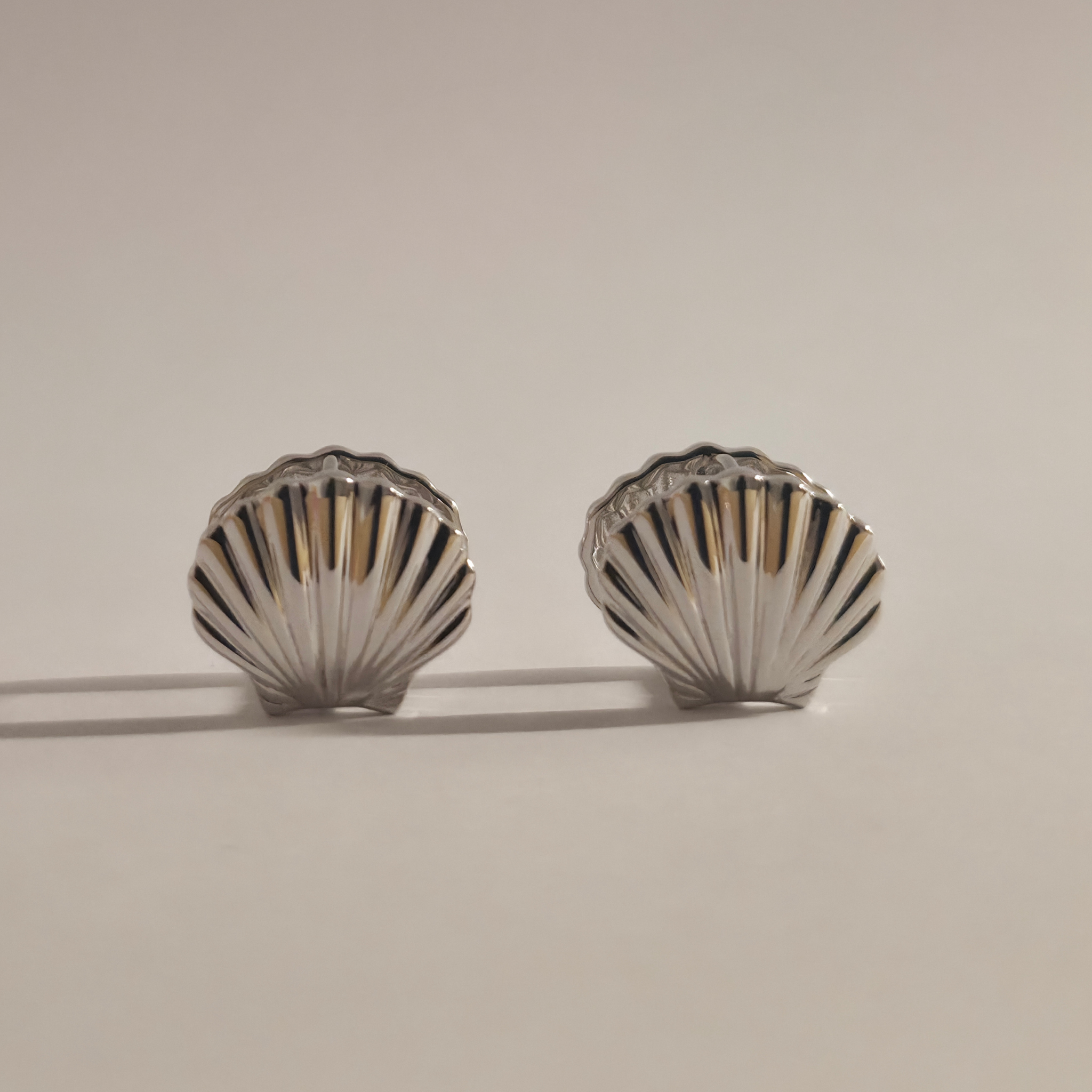 Clam Shell Earring Silver