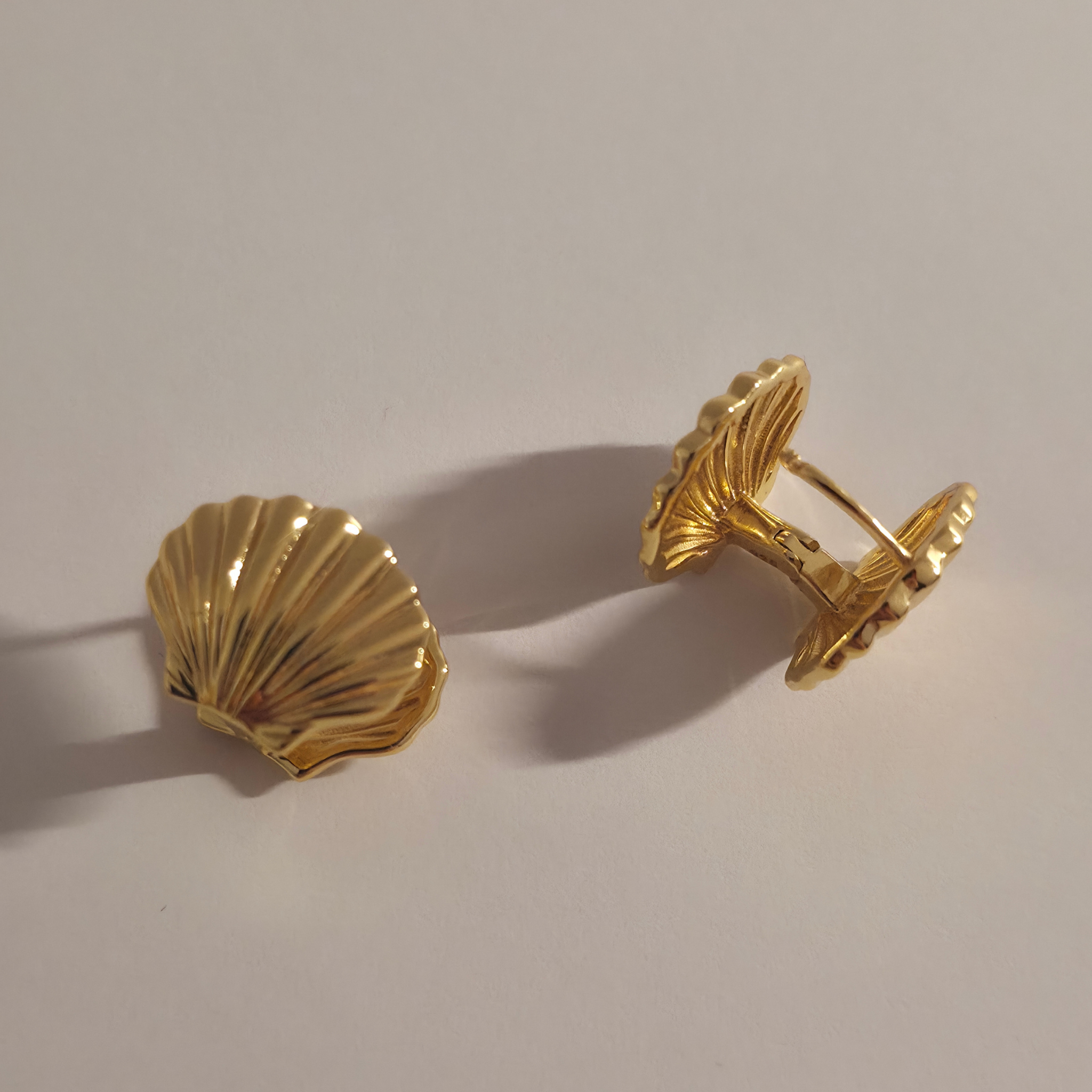 Clam Shell Earring Gold