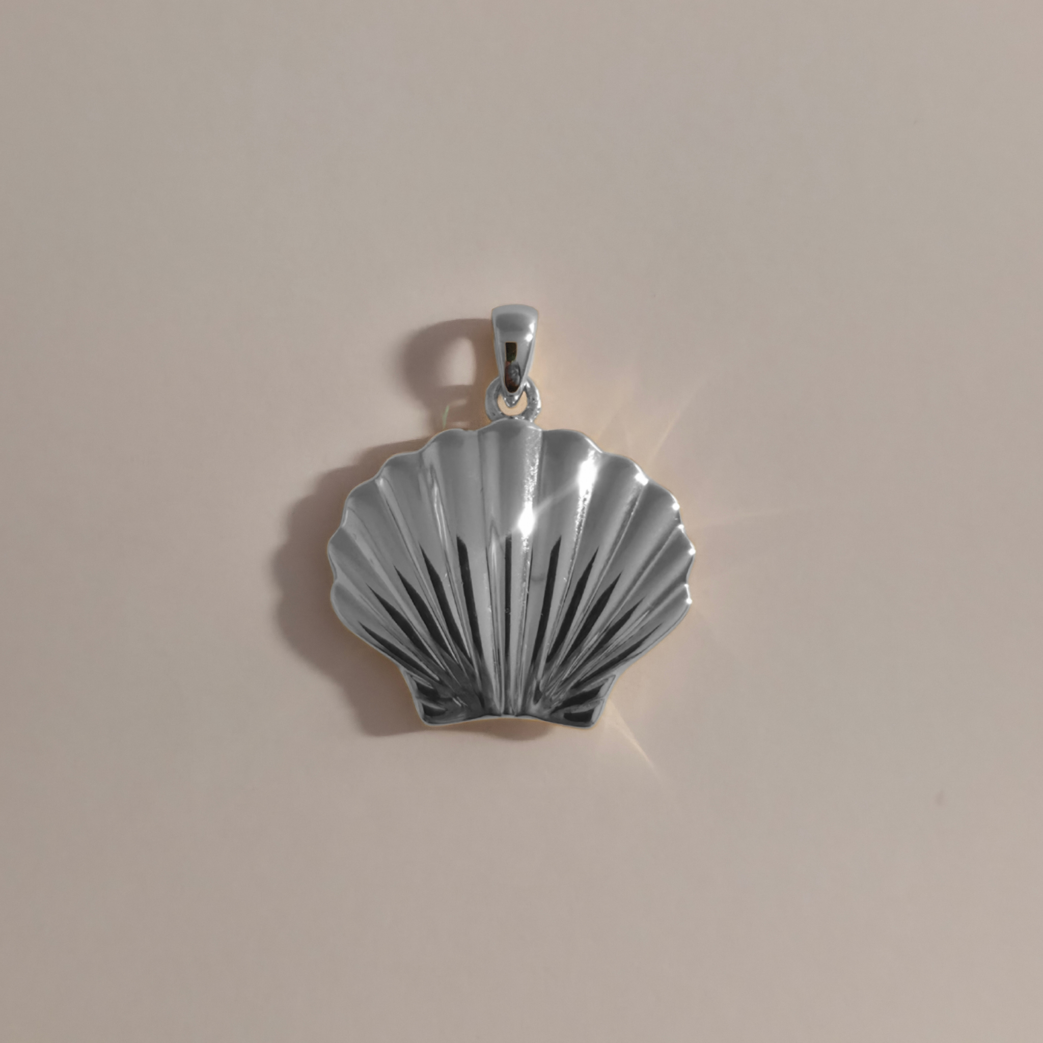 Clam Shell Pendant Silver