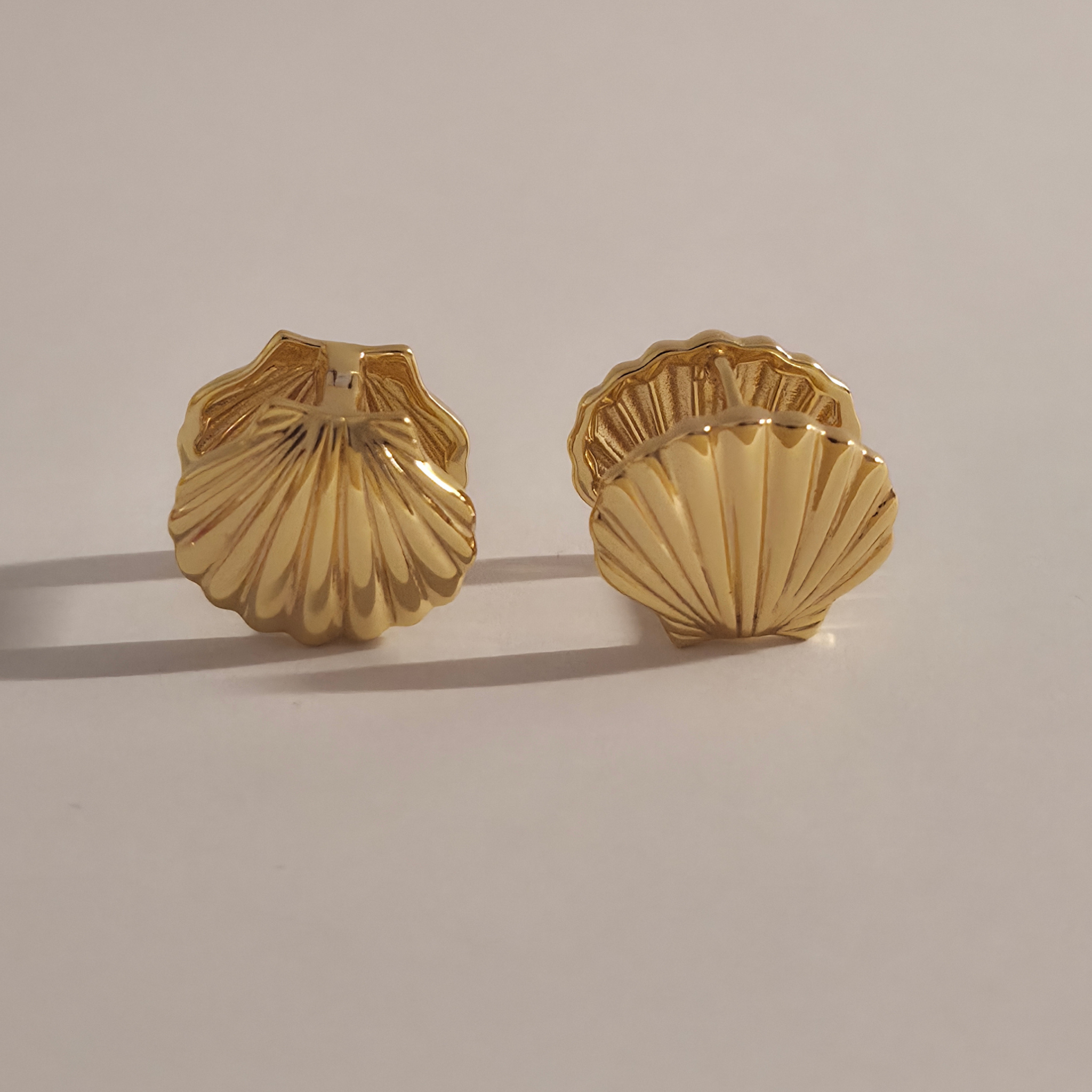 Clam Shell Earring Gold